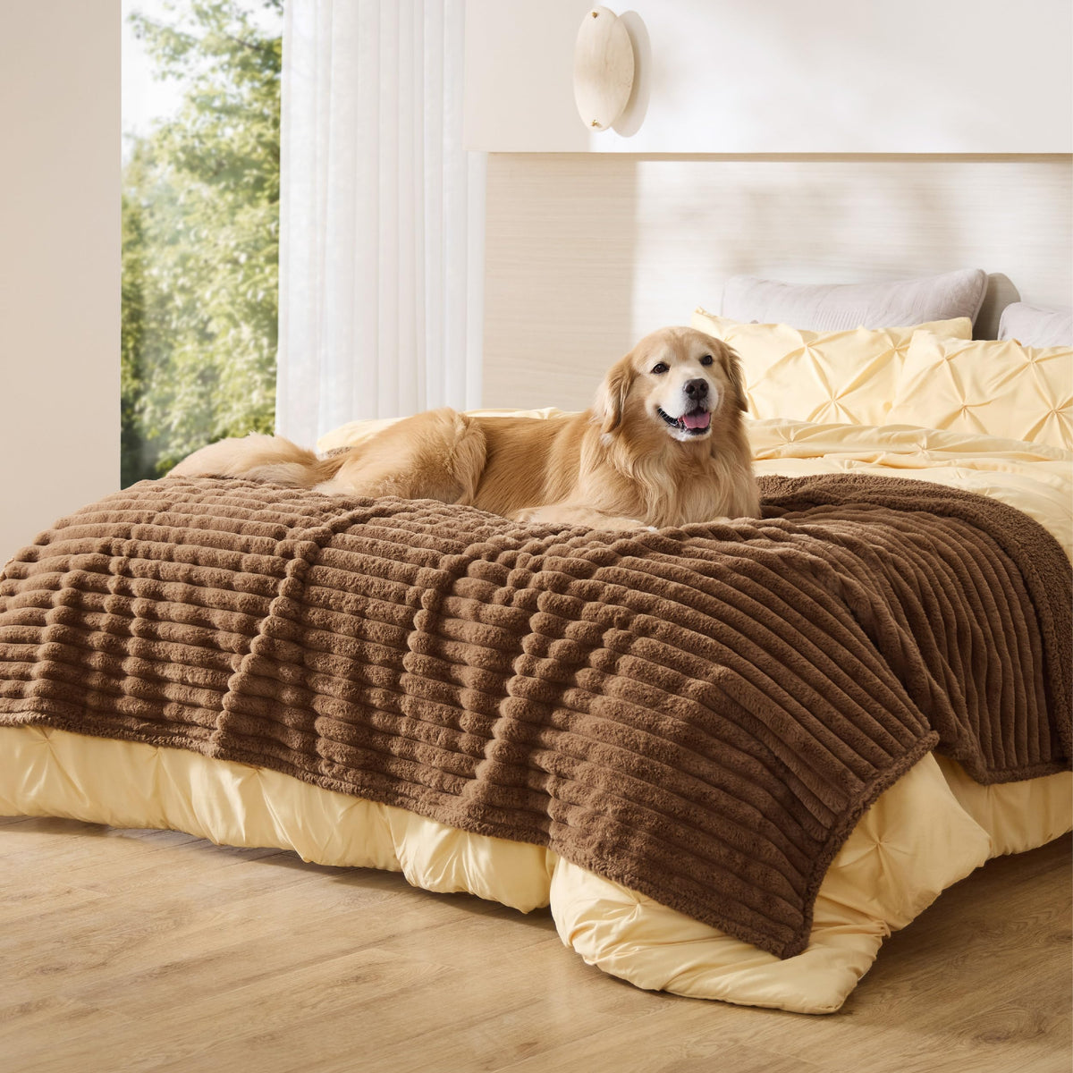 Bedsure ComfyFleece® Waterproof Dog Blankets for Large Dogs,50x60