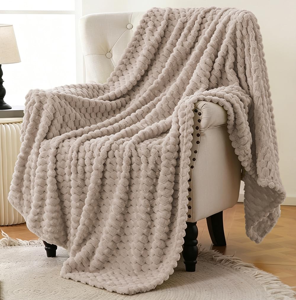 Bnuitland Burnt Orange Flannel Throw Blanket (50X40 inches), 300 GSM Fleece Cozy Warm Soft Lightweight Bed Sofa Blanket for Babys and Pets, Suitable for All Seasons