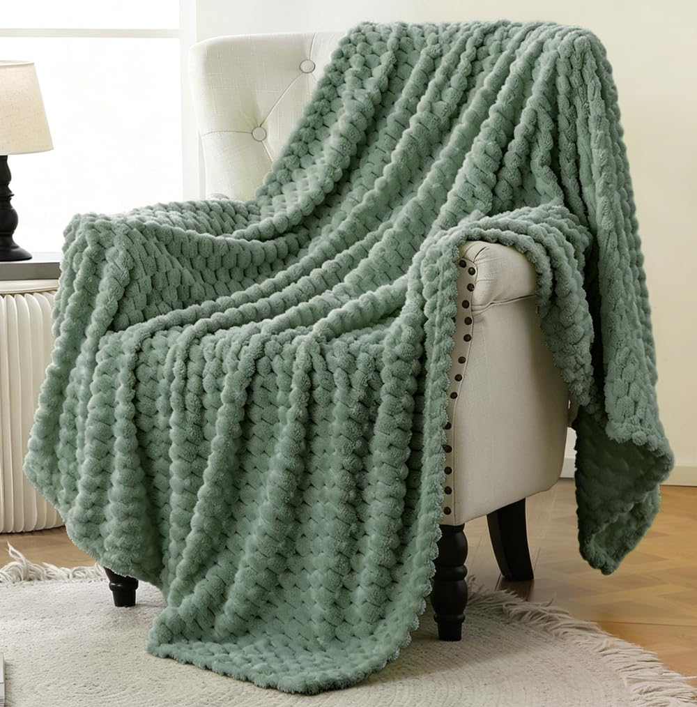Bnuitland Burnt Orange Flannel Throw Blanket (50X40 inches), 300 GSM Fleece Cozy Warm Soft Lightweight Bed Sofa Blanket for Babys and Pets, Suitable for All Seasons