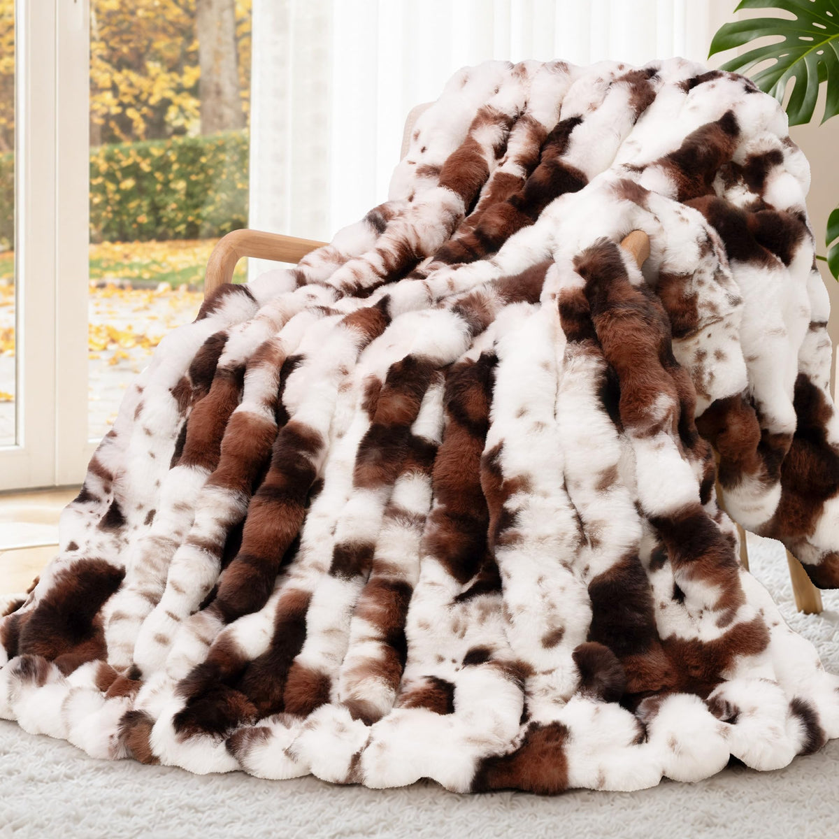 Touchat Luxury 1000GSM Faux Rabbit Fur Throw Blanket, Super Heavy Warm Cozy Blankets for Couch Bed Sofa, Bubble Plush Fuzzy Elegant Soft Mink Blanket for Mom Living Room Bedroom, Cream White