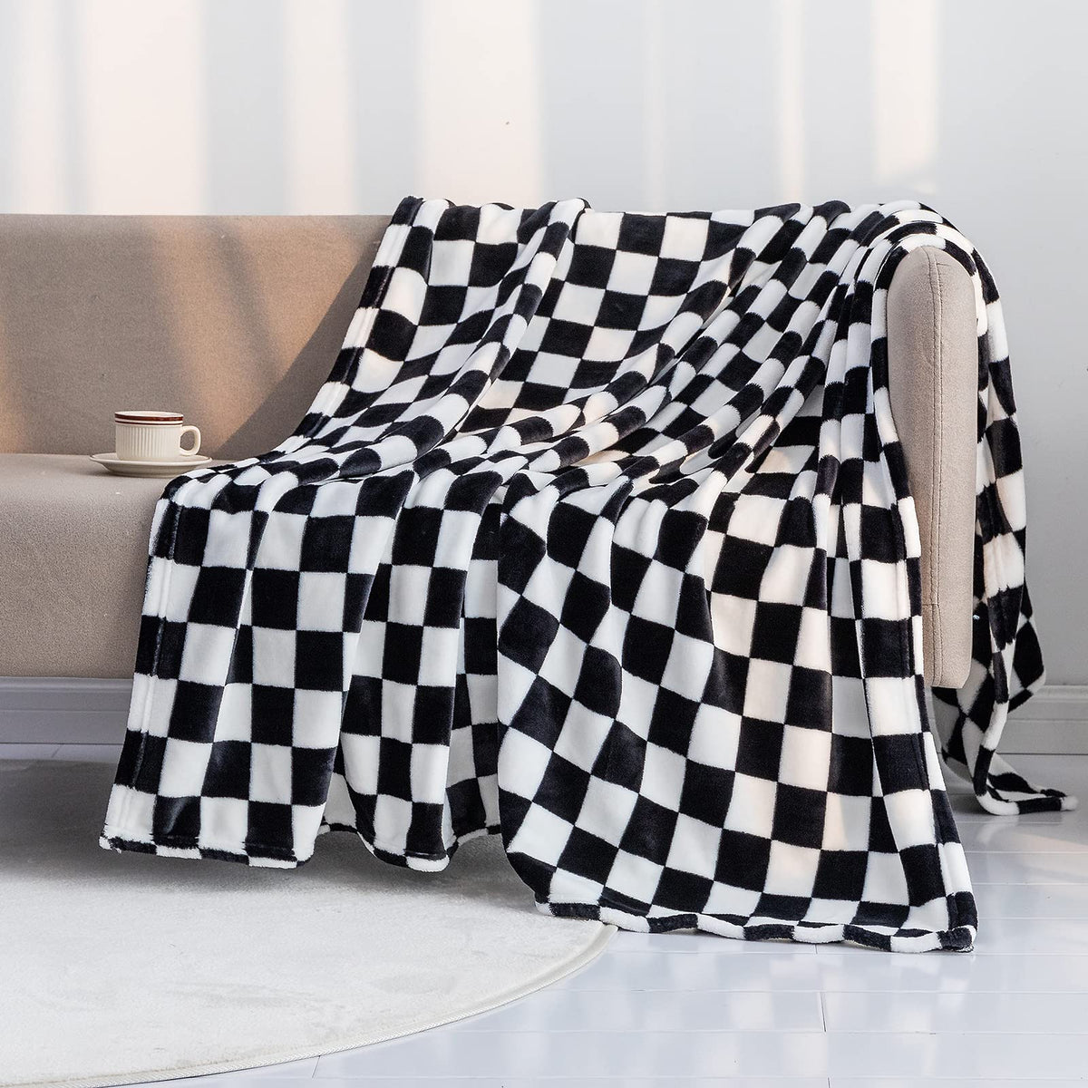 LOMAO Throw Blankets Flannel Blanket with Checkerboard Grid Pattern Soft Throw Blanket for Couch, Bed, Sofa Luxurious Warm and Cozy for All Seasons (Black, 50"x60")