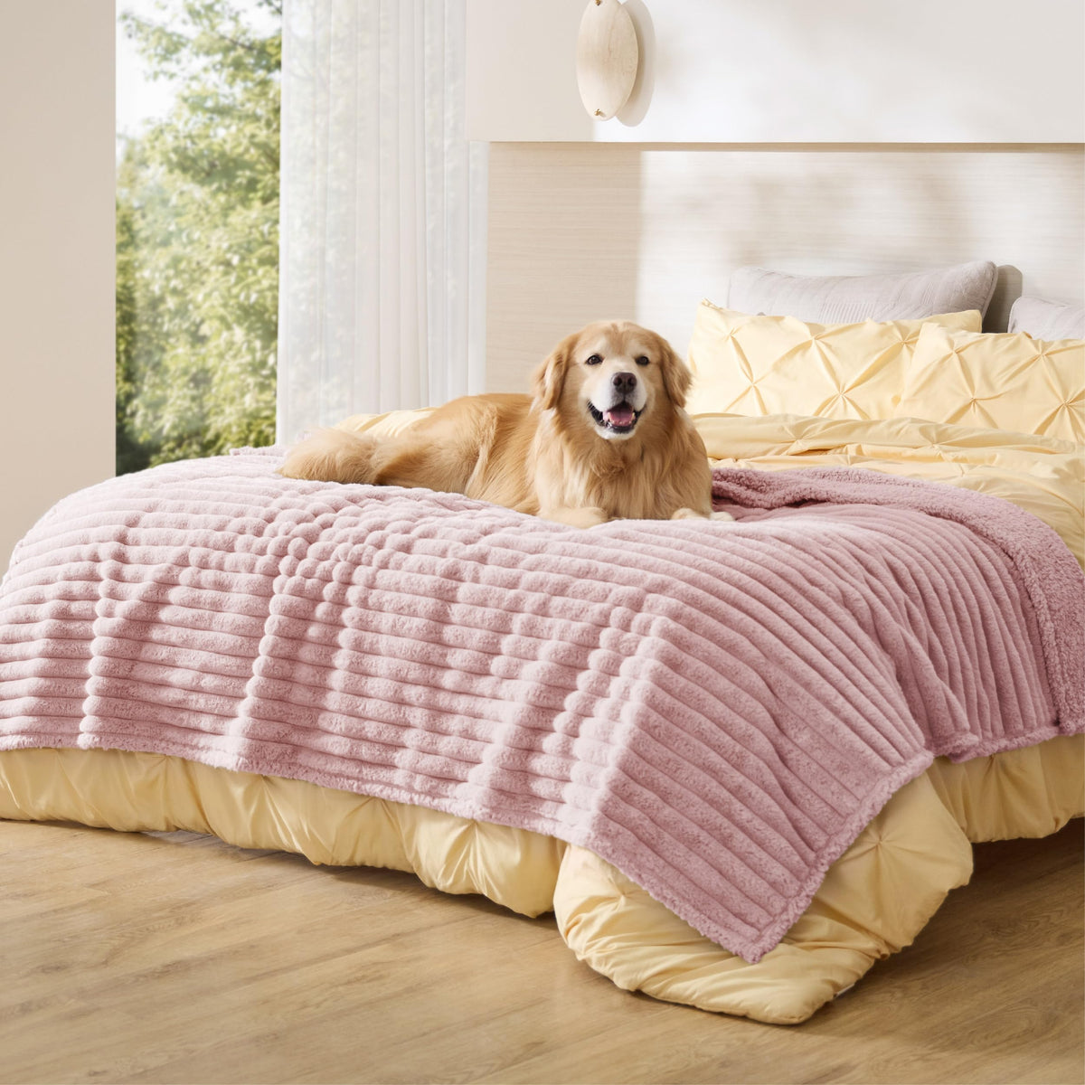 Bedsure ComfyFleece® Waterproof Dog Blankets for Large Dogs,50x60