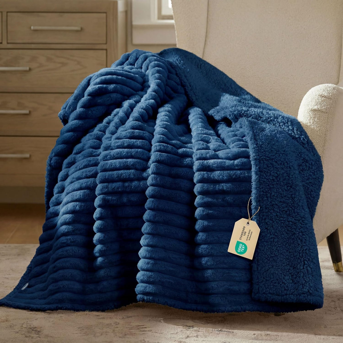 Bedsure ComfyFleece® Waterproof Dog Blankets for Large Dogs,50x60