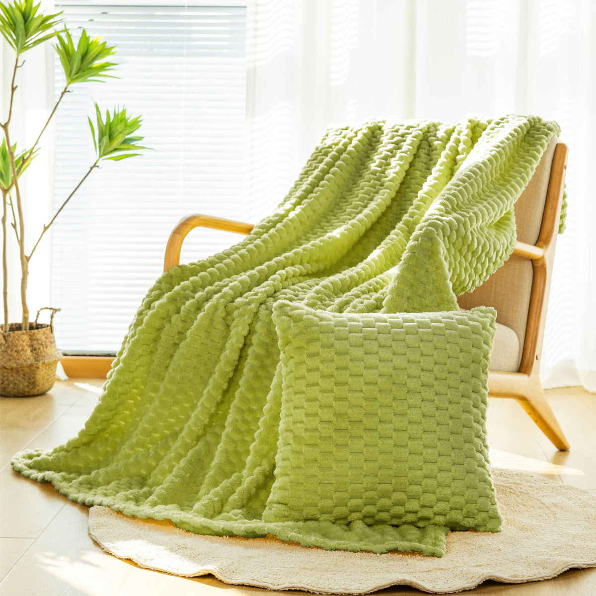 Bnuitland Burnt Orange Flannel Throw Blanket (50X40 inches), 300 GSM Fleece Cozy Warm Soft Lightweight Bed Sofa Blanket for Babys and Pets, Suitable for All Seasons