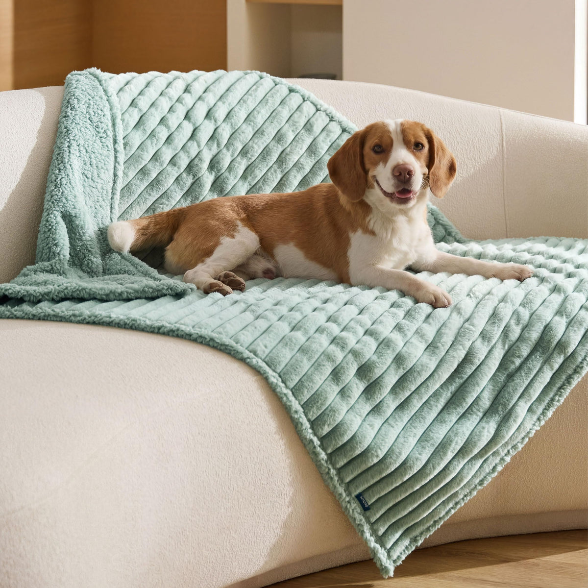 Bedsure ComfyFleece® Waterproof Dog Blankets for Large Dogs,50x60