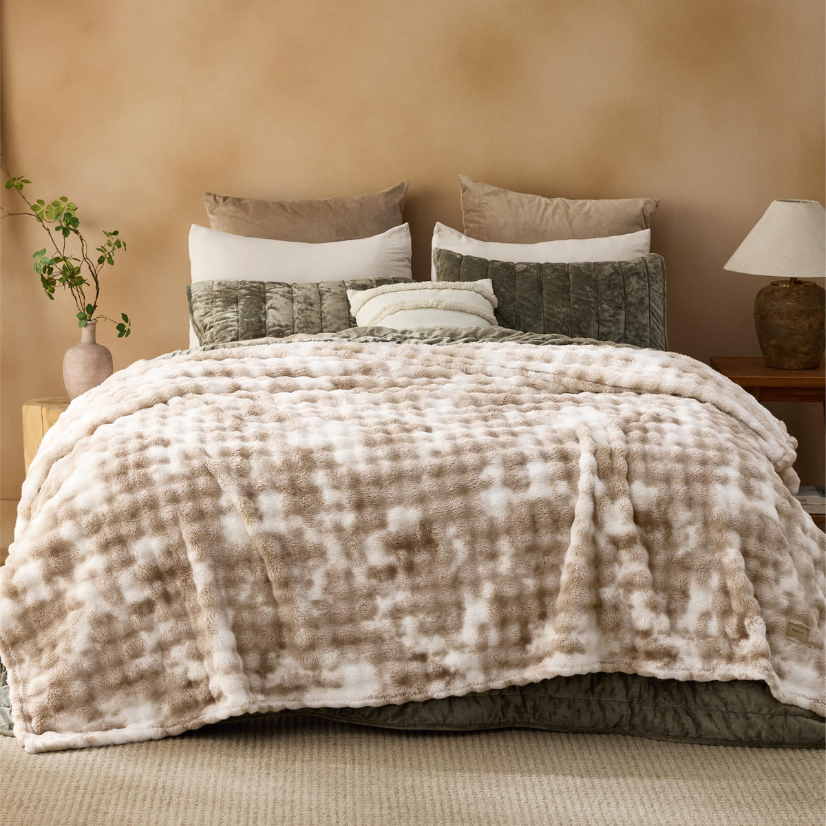 Bedsure Cloud Bubble Blanket, Soft Cozy Throw, Beige, 50"×60"